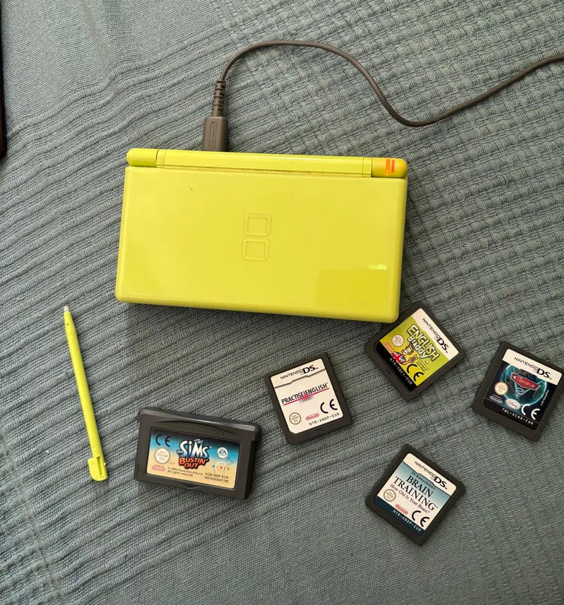 NINTENDO DS LITE
