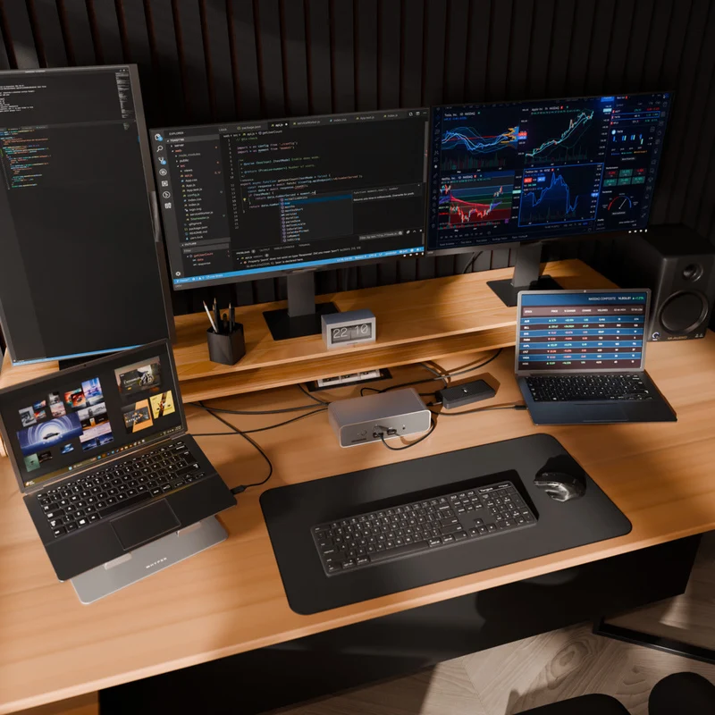 Station d'accueil Thunderbolt™ 5 Triple Video 8K EcoSmart™ avec EPR 140 W