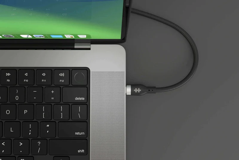 Câble USB-C vers USB-C en silicone HyperJuice 240 W (2 m) - Noir*