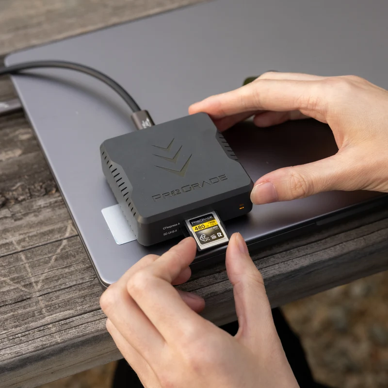 CFexpress Type A and SDXC UHS-II Dual-Slot Card Reader | USB 4.0 (PG09.7)
