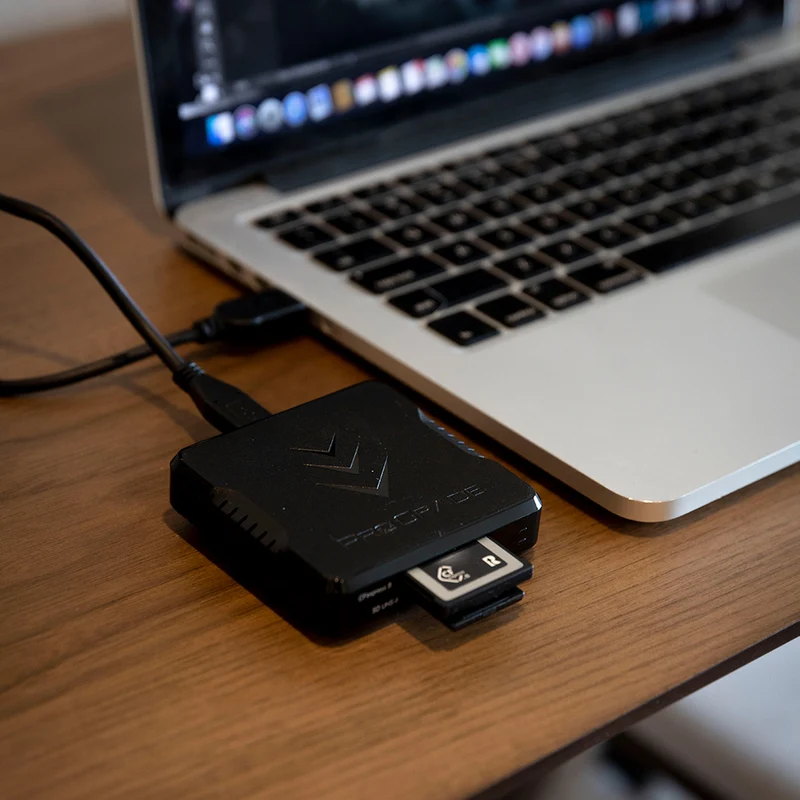 CFexpress Type B and SDXC UHS-II Dual-slot Card Reader | USB 3.2 Gen 2 (PG05.5)