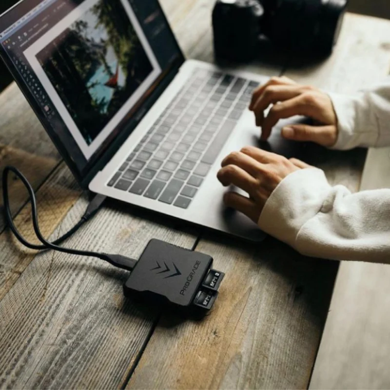 SD UHS-II Dual-Slot Memory Card Reader by ProGrade Digital | USB 3.2 Gen 2 (PG08)